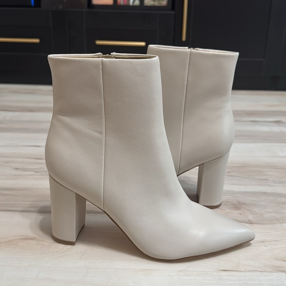 Marc Fisher ULANI HEELED BOOTIE - Picture 3 of 8